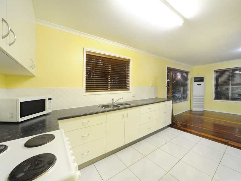 15 Wambiri Street, Cannonvale QLD 4802