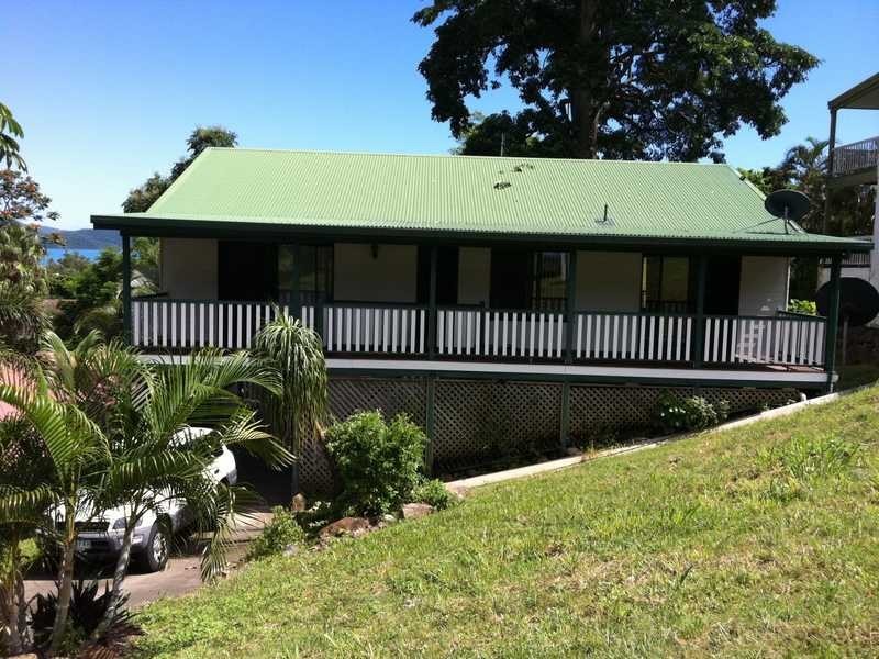 21 Island Drive, Cannonvale QLD 4802