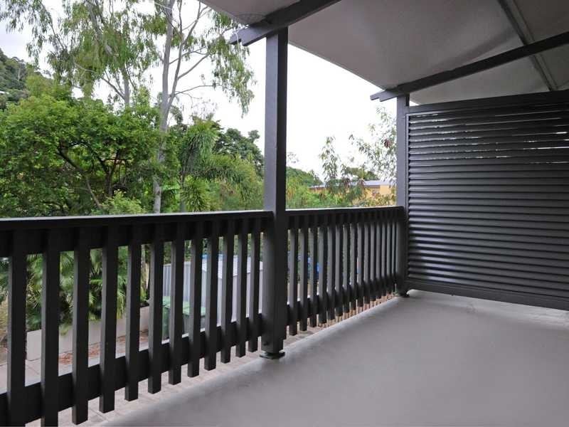 Unit 2/5 Pleasant Drive, Cannonvale QLD 4802