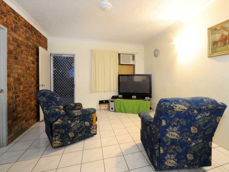 Unit 2/5 Pleasant Drive, Cannonvale QLD 4802