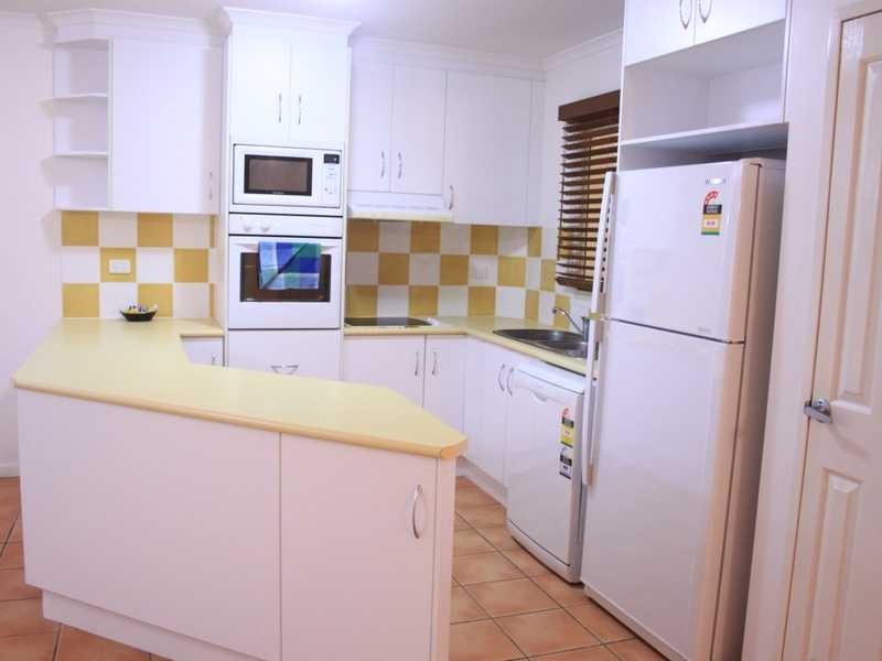 Unit 15/24 Beach Road, Cannonvale QLD 4802