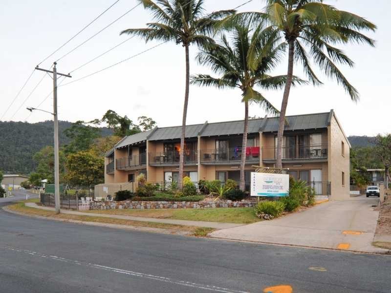 Unit 14/48 Coral Esplanade, Cannonvale QLD 4802