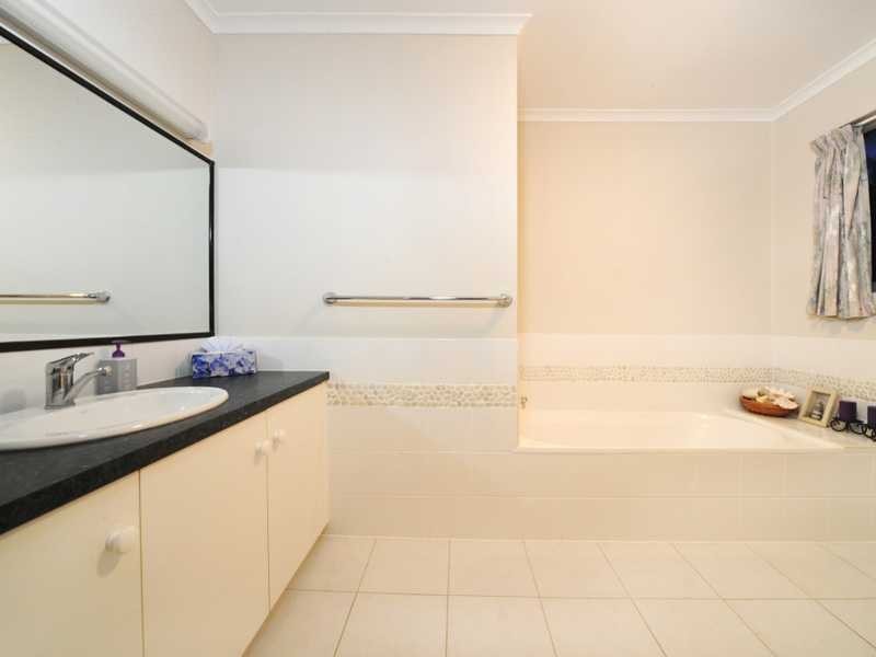 Unit 2/3 Maeva Street, Jubilee Pocket QLD 4802