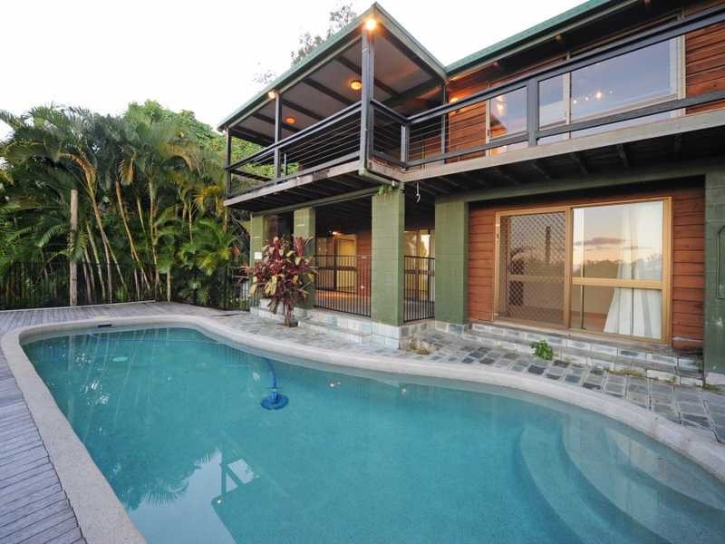 13 Woodwark Crescent, Cannonvale QLD 4802