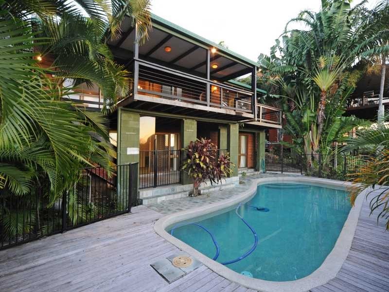 13 Woodwark Crescent, Cannonvale QLD 4802