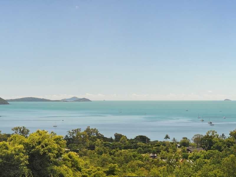 13 Woodwark Crescent, Cannonvale QLD 4802
