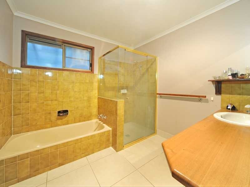 17 Wambiri Street, Cannonvale QLD 4802