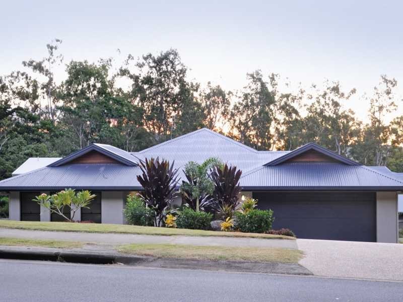 33 Eshelby Drive, Cannonvale QLD 4802
