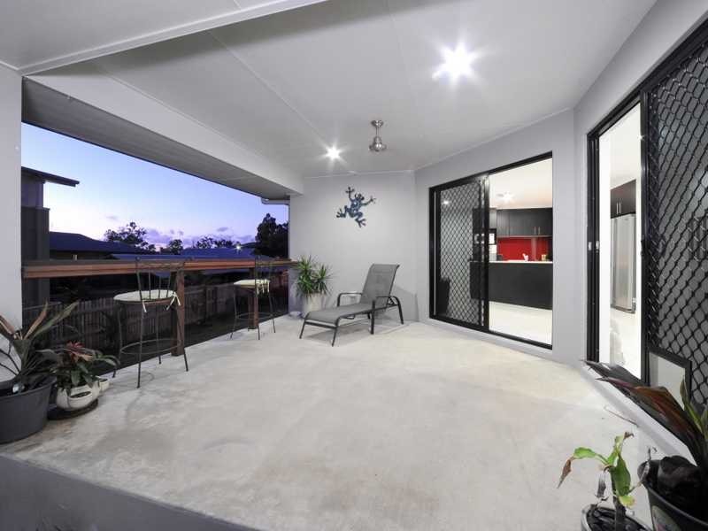 33 Eshelby Drive, Cannonvale QLD 4802