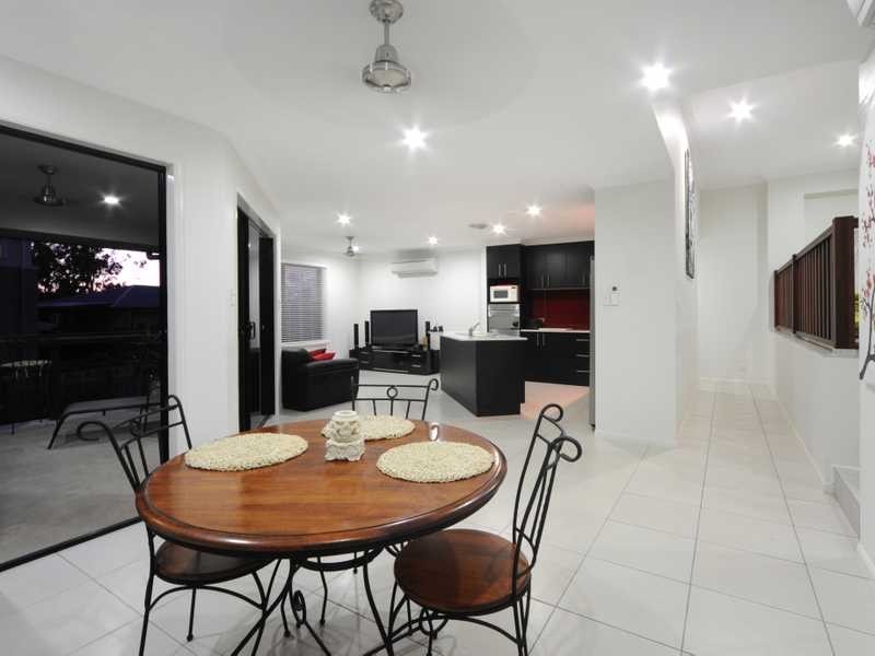 33 Eshelby Drive, Cannonvale QLD 4802