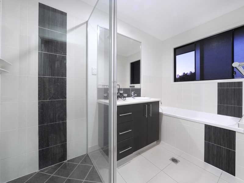 33 Eshelby Drive, Cannonvale QLD 4802