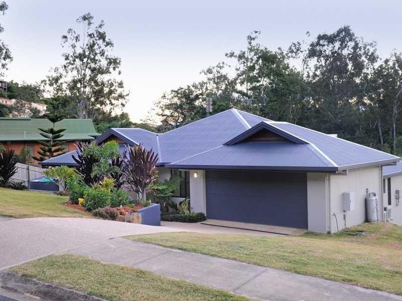 33 Eshelby Drive, Cannonvale QLD 4802