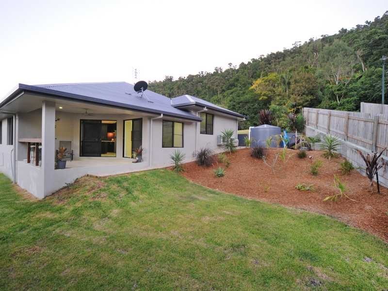 33 Eshelby Drive, Cannonvale QLD 4802