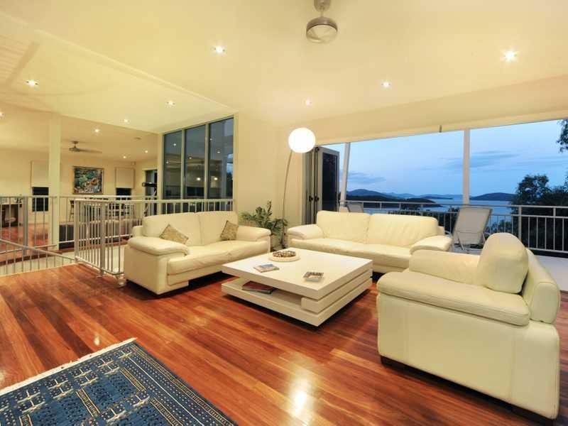 41 Harbour Ave, Shute Harbour QLD 4802