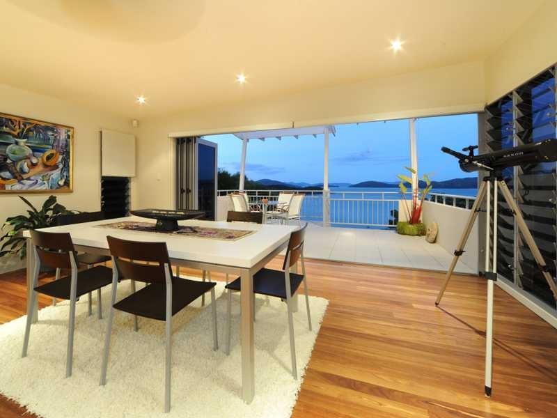 41 Harbour Ave, Shute Harbour QLD 4802