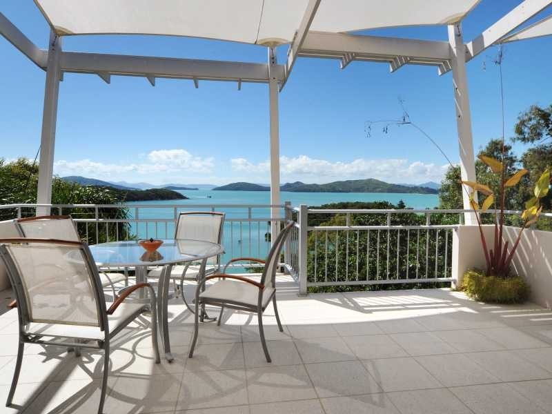 41 Harbour Ave, Shute Harbour QLD 4802