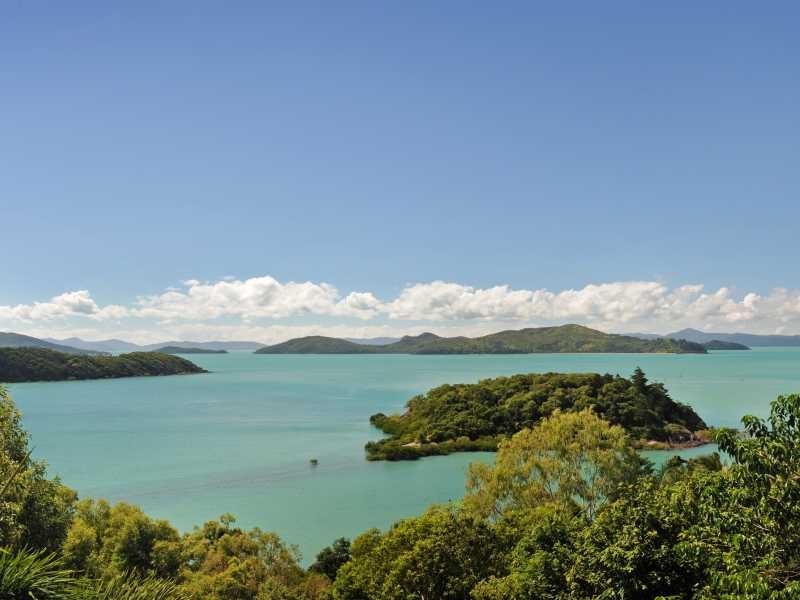 41 Harbour Ave, Shute Harbour QLD 4802