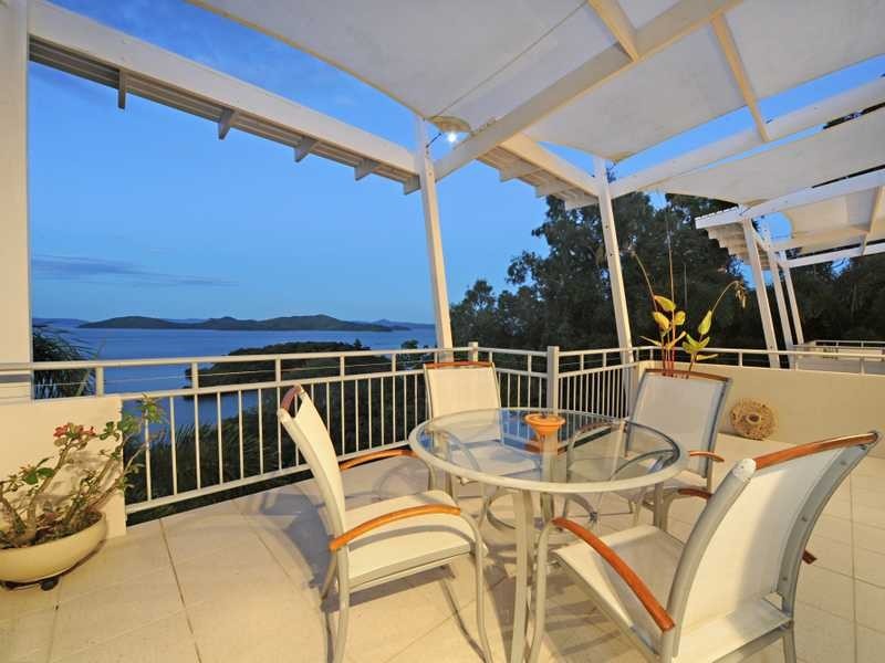 41 Harbour Ave, Shute Harbour QLD 4802