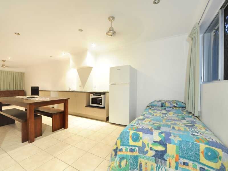 6 Lamond Street, Airlie Beach QLD 4802