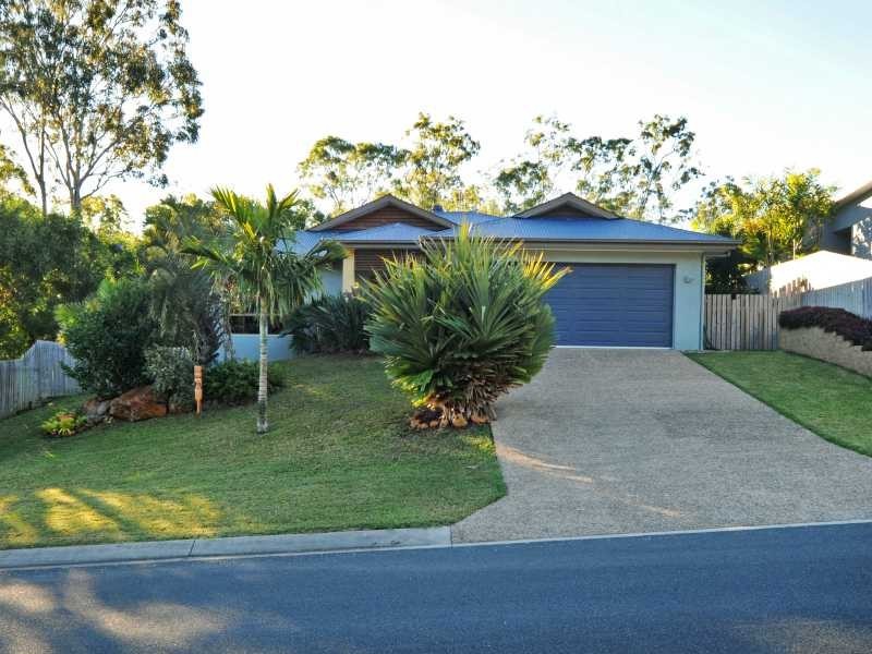 16 Links Drive, Cannonvale QLD 4802