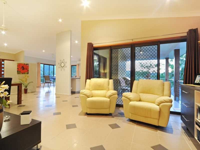 16 Links Drive, Cannonvale QLD 4802