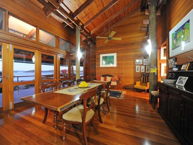 7 Warrain Street, Shute Harbour QLD 4802