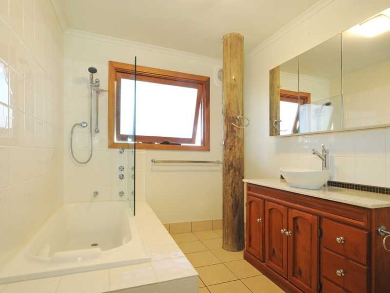 7 Warrain Street, Shute Harbour QLD 4802