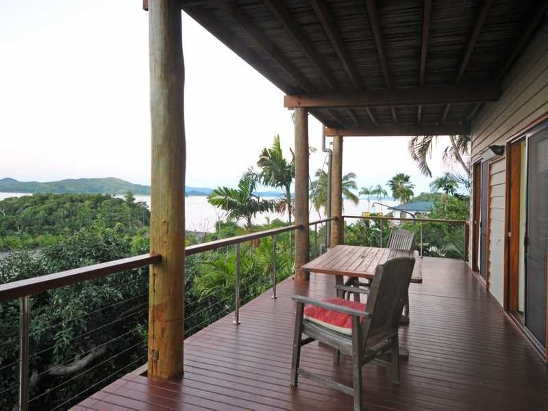7 Warrain Street, Shute Harbour QLD 4802