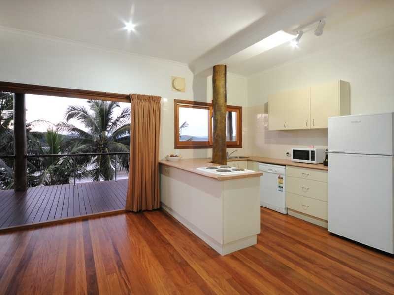 7 Warrain Street, Shute Harbour QLD 4802