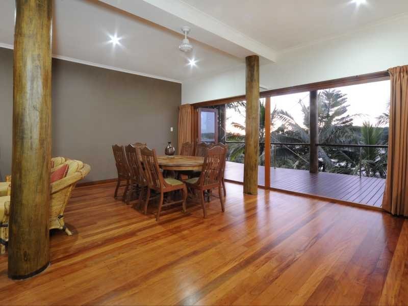 7 Warrain Street, Shute Harbour QLD 4802