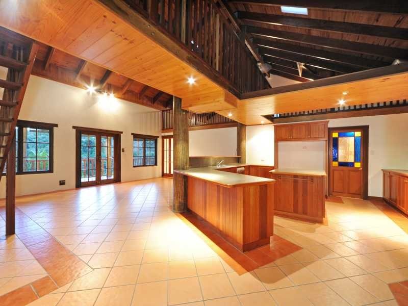 6 Harbour Avenue, Shute Harbour QLD 4802