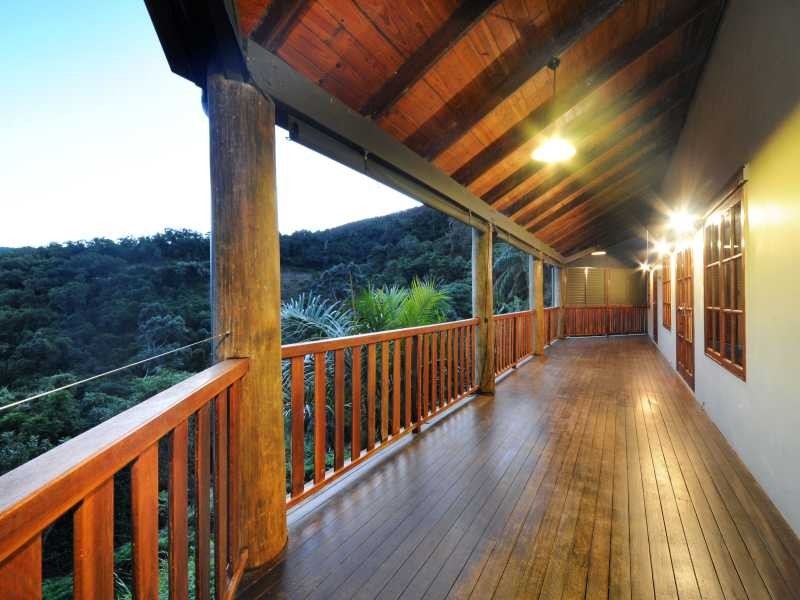 6 Harbour Avenue, Shute Harbour QLD 4802