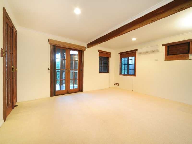 6 Harbour Avenue, Shute Harbour QLD 4802