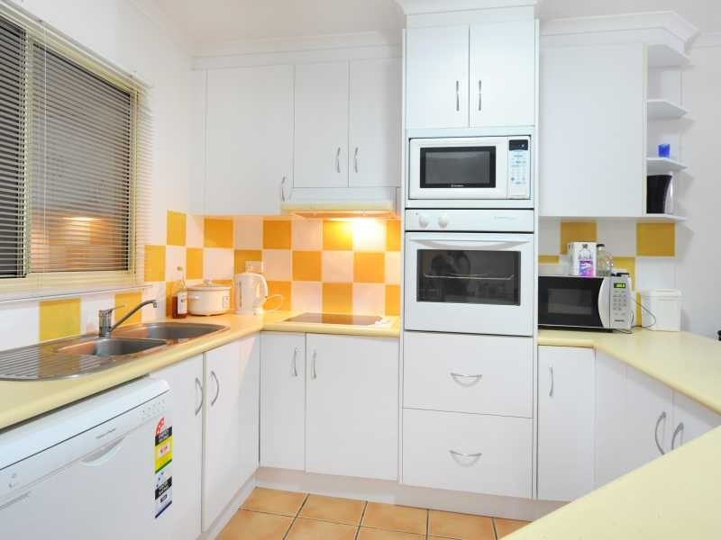 Unit 17/24 Beach Rd, Cannonvale QLD 4802