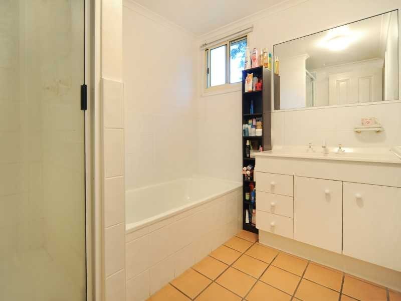 Unit 17/24 Beach Rd, Cannonvale QLD 4802