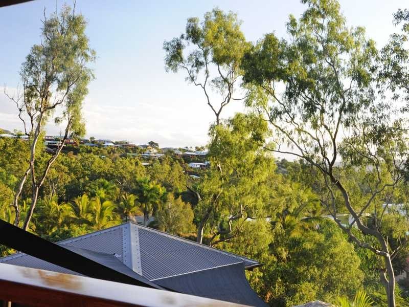 12 Warruga Street, Cannonvale QLD 4802