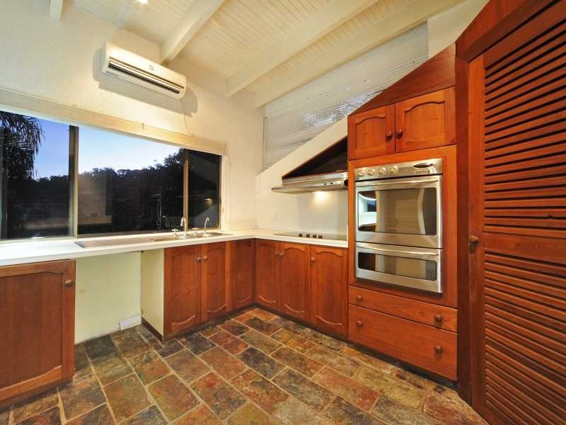 4 Harbour Ave, Shute Harbour QLD 4802