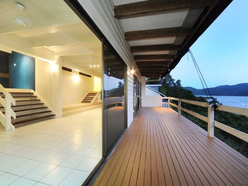 4 Harbour Ave, Shute Harbour QLD 4802