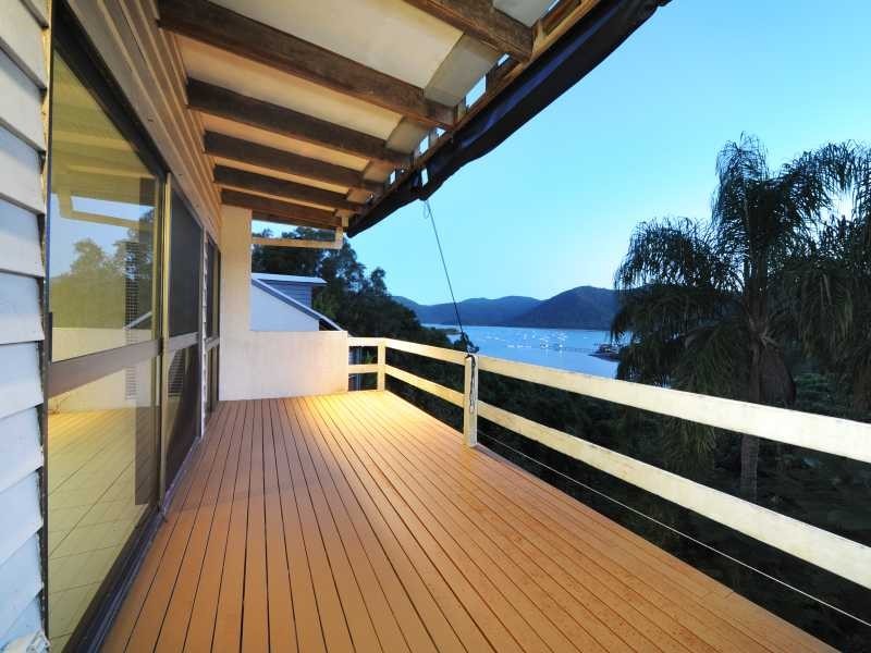 4 Harbour Ave, Shute Harbour QLD 4802