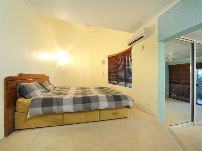 4 Harbour Ave, Shute Harbour QLD 4802