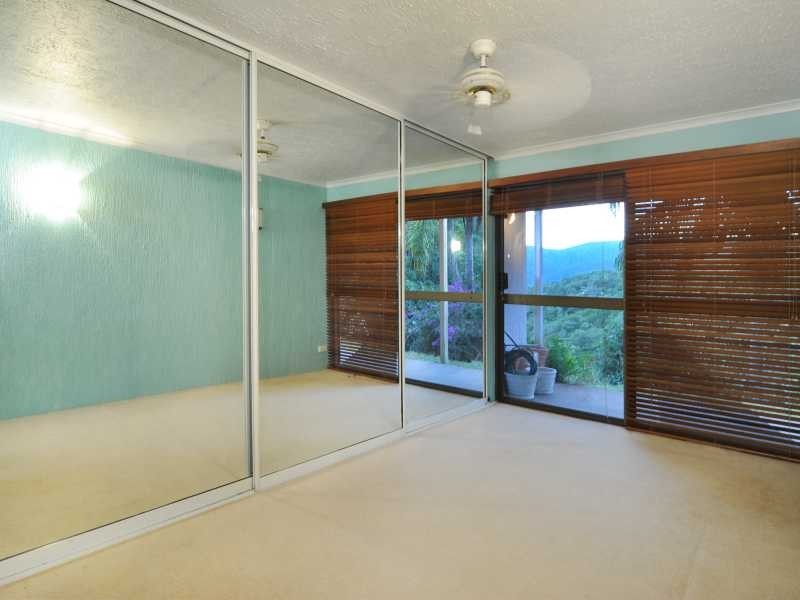 4 Harbour Ave, Shute Harbour QLD 4802