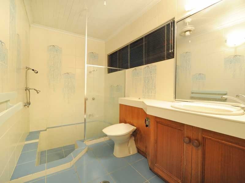 4 Harbour Ave, Shute Harbour QLD 4802