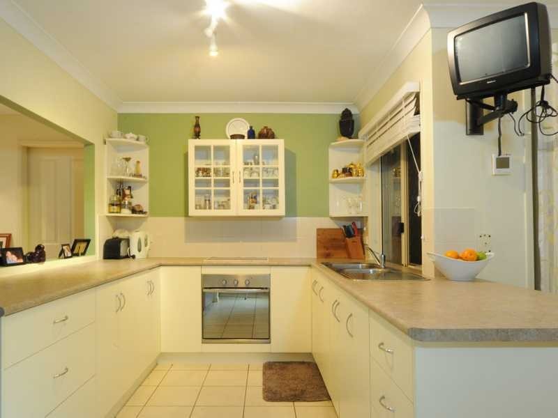 42 Banksia Court, Cannonvale QLD 4802