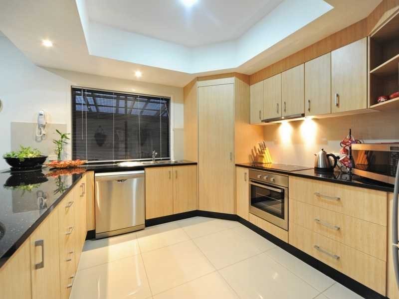 52 Valley Drive, Cannonvale QLD 4802