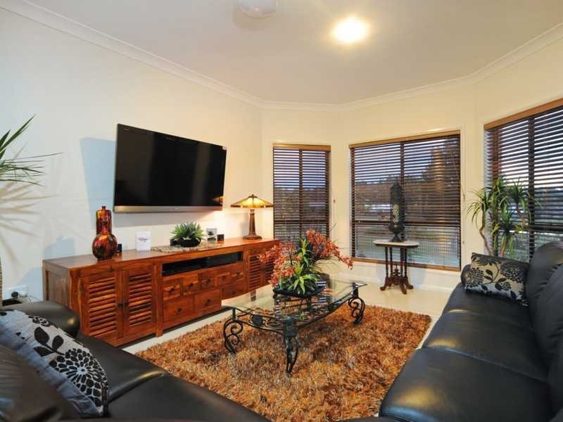 52 Valley Drive, Cannonvale QLD 4802