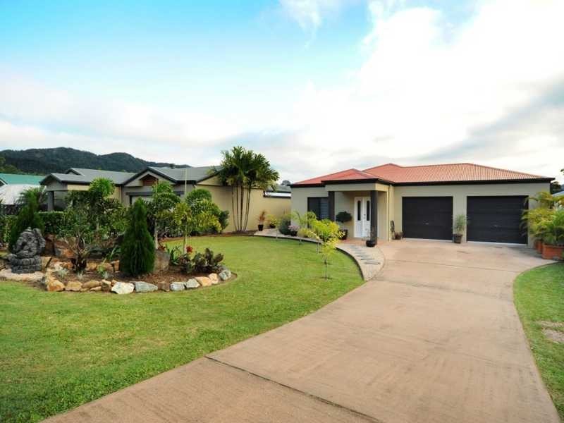 52 Valley Drive, Cannonvale QLD 4802