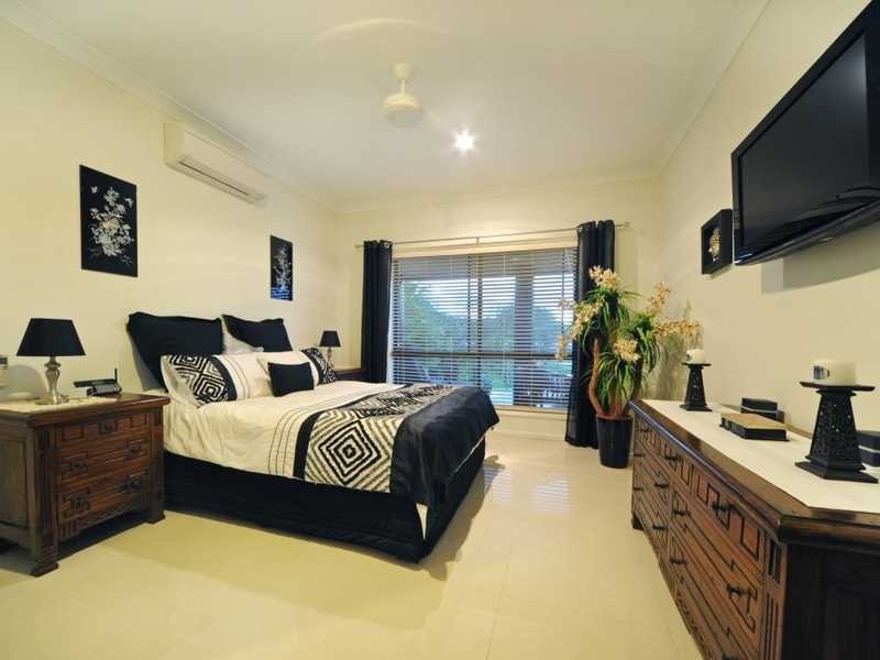 52 Valley Drive, Cannonvale QLD 4802
