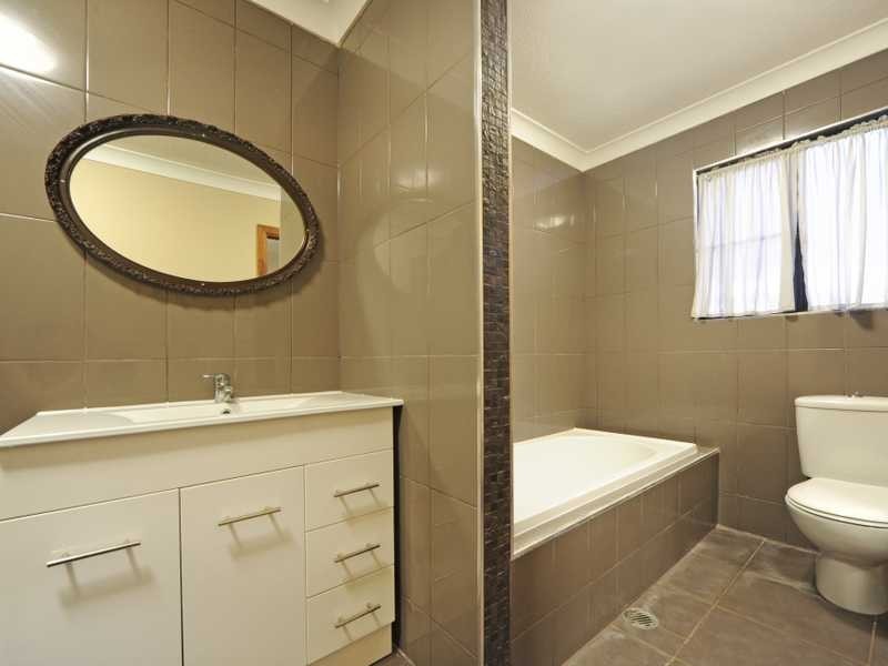 4 Panoramic Court, Cannonvale QLD 4802