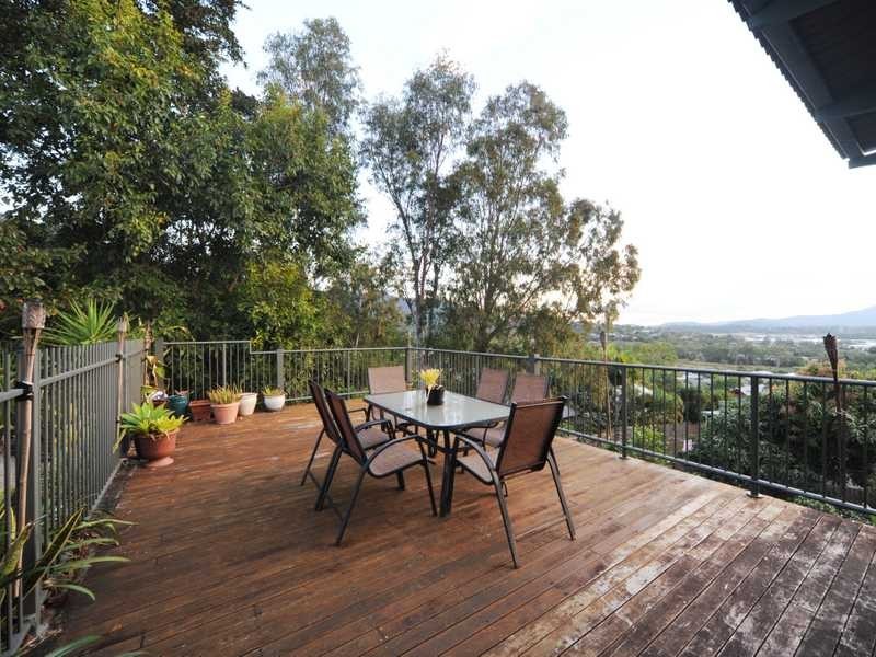 4 Panoramic Court, Cannonvale QLD 4802