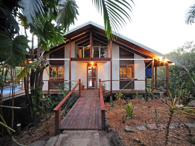 75 Parkland Drive, Cannonvale QLD 4802